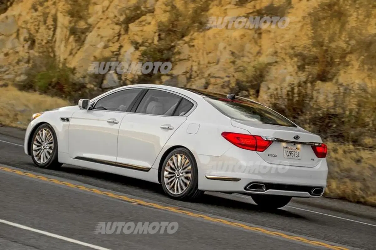 Kia K900: l'ammiraglia extra lusso parla coreano (13)