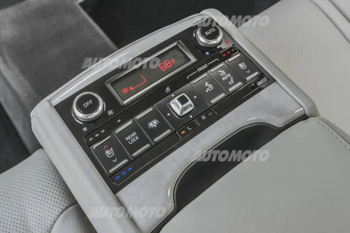 Kia K900: l'ammiraglia extra lusso parla coreano (19)