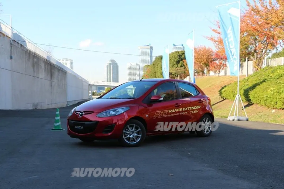 Mazda2 EV (2)