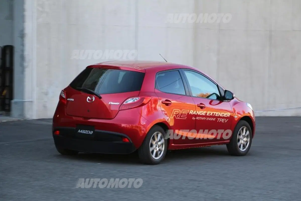 Mazda2 EV (3)