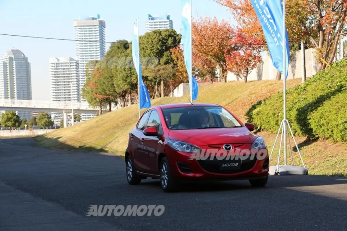 Mazda2 EV (5)