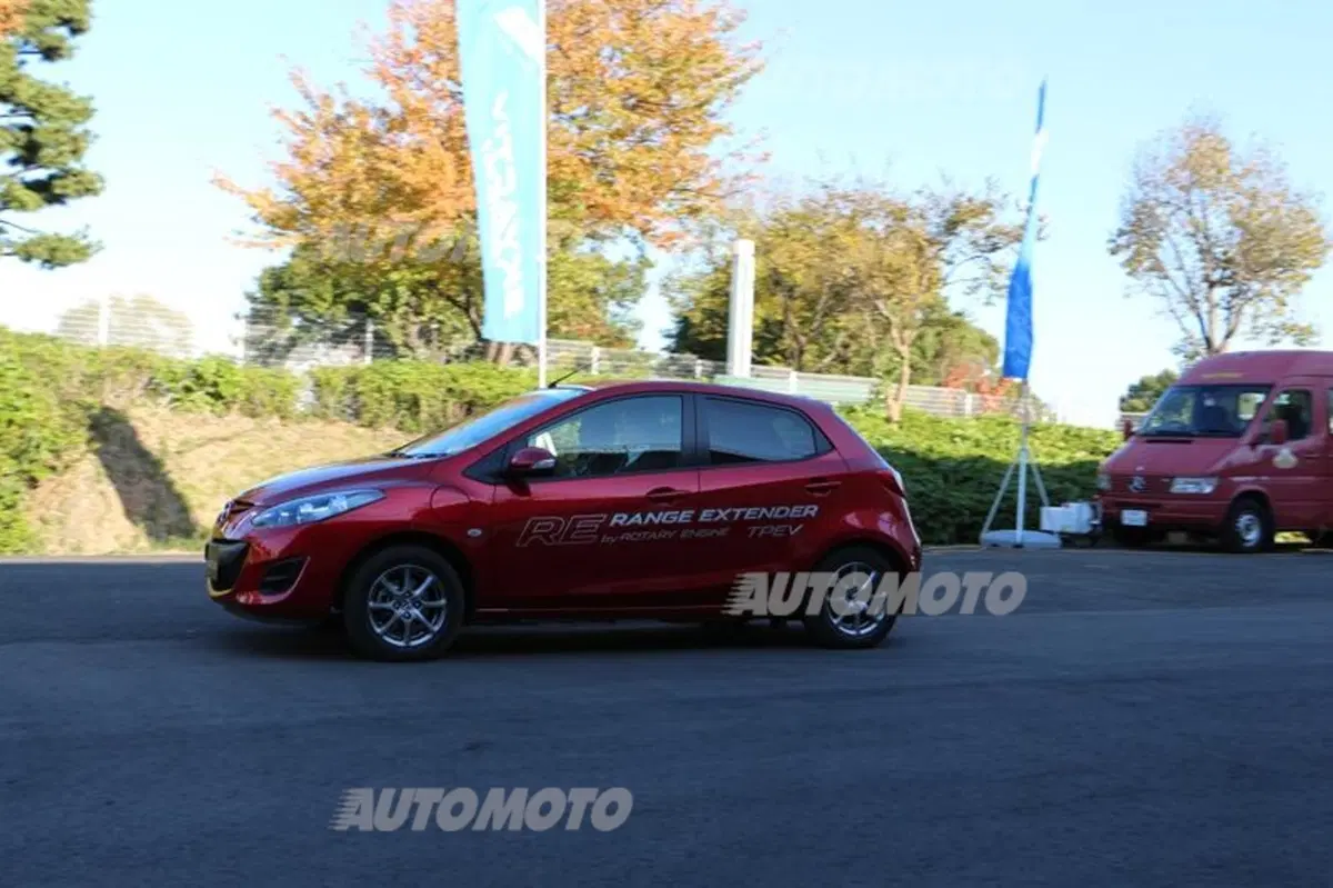 Mazda2 EV (12)