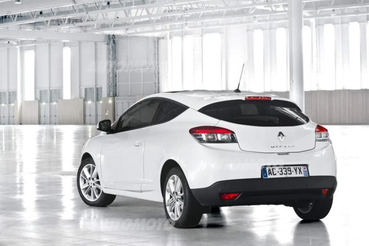 Renault Mégane restyling: i prezzi (13)