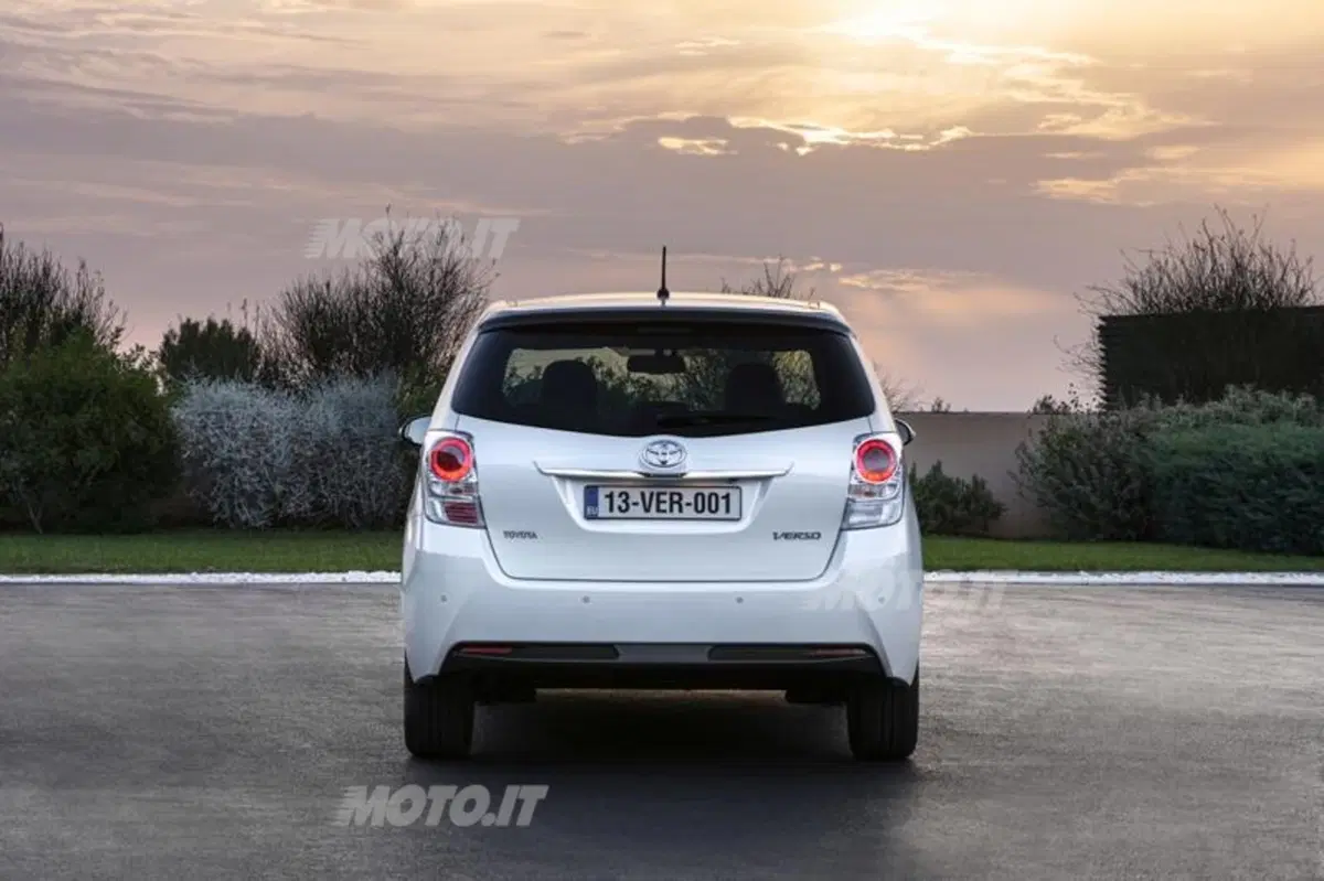 Toyota Verso: la 1.6 D-4D sarà equipaggiata con un motore BMW (3)