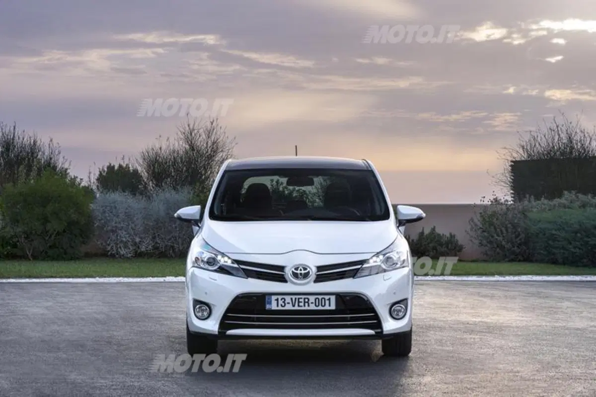 Toyota Verso: la 1.6 D-4D sarà equipaggiata con un motore BMW (5)