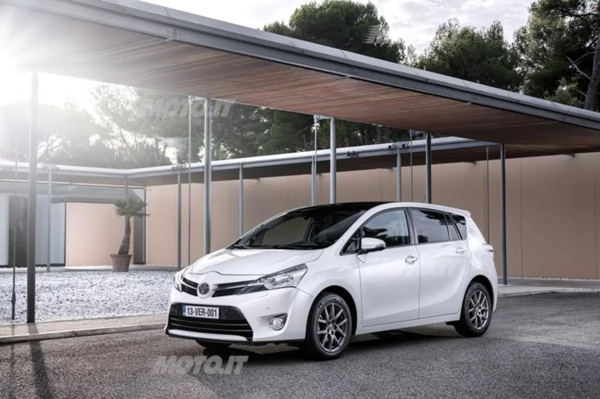 Toyota Verso: la 1.6 D-4D sarà equipaggiata con un motore BMW (9)
