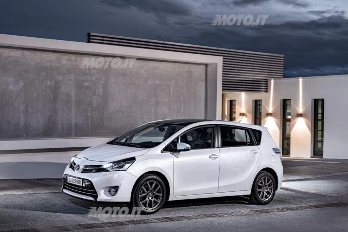 Toyota Verso: la 1.6 D-4D sarà equipaggiata con un motore BMW (12)