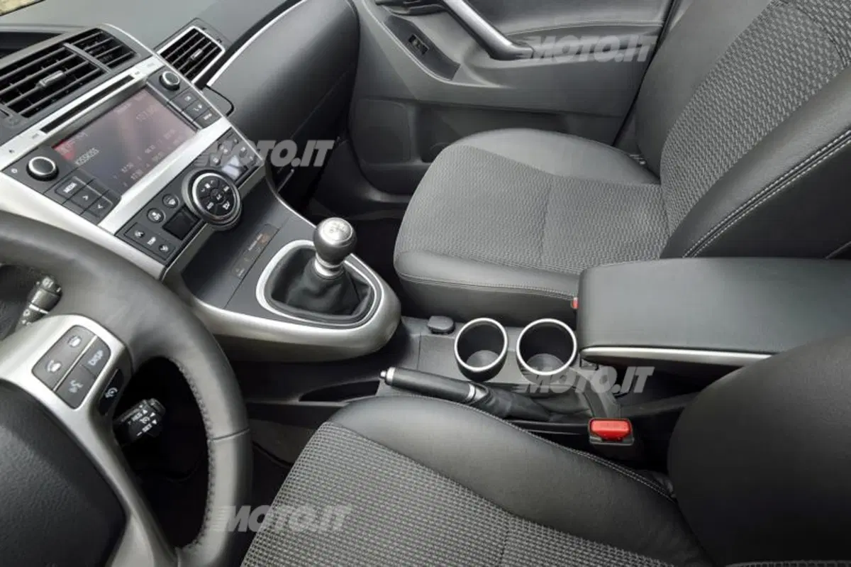 Toyota Verso: la 1.6 D-4D sarà equipaggiata con un motore BMW (16)