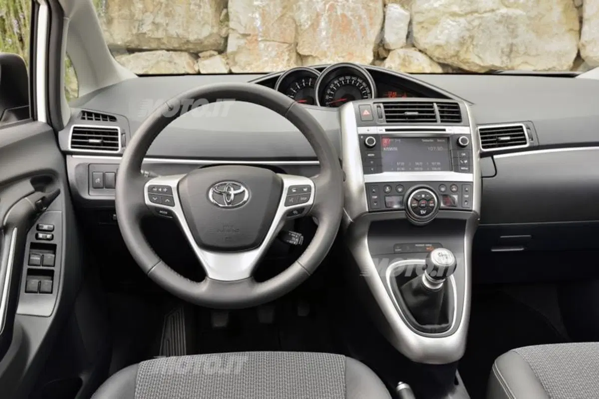 Toyota Verso: la 1.6 D-4D sarà equipaggiata con un motore BMW (18)