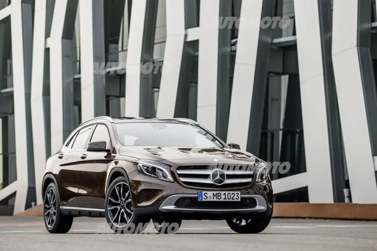 Mercedes-Benz GLA: quanto costa (9)