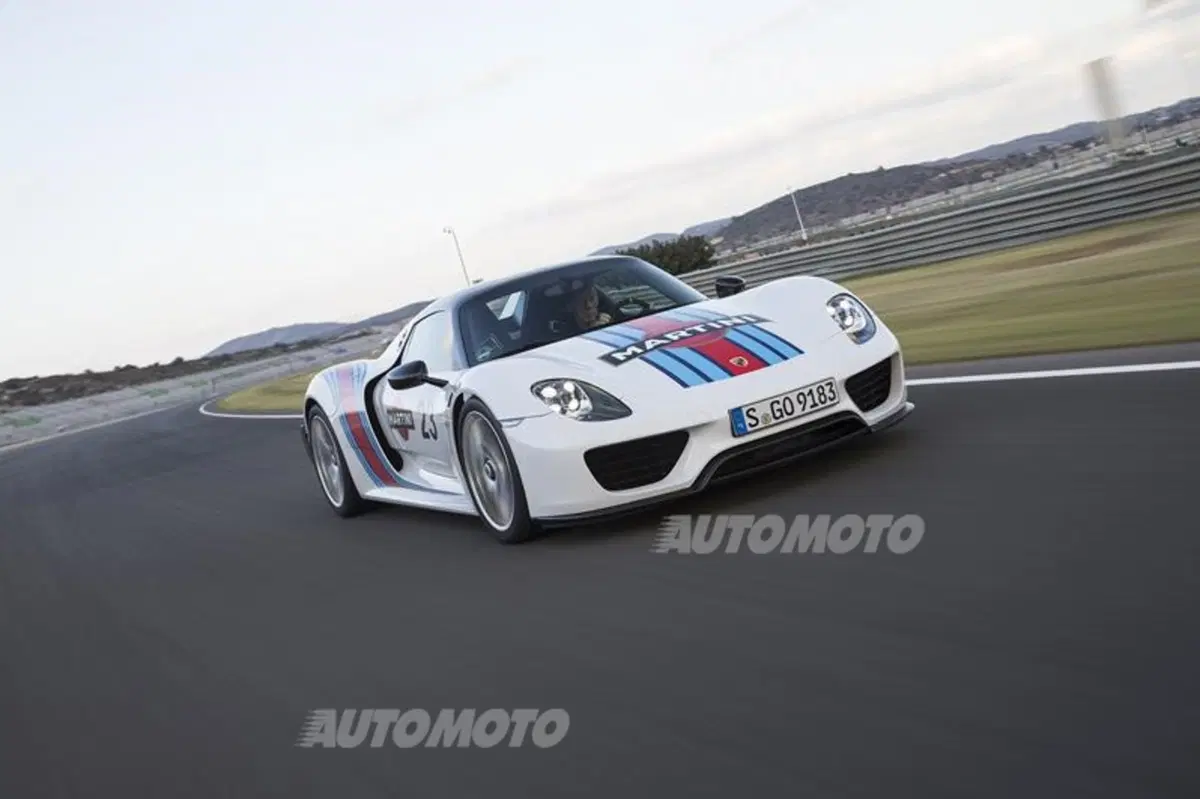 Porsche 918 Spyder (10)