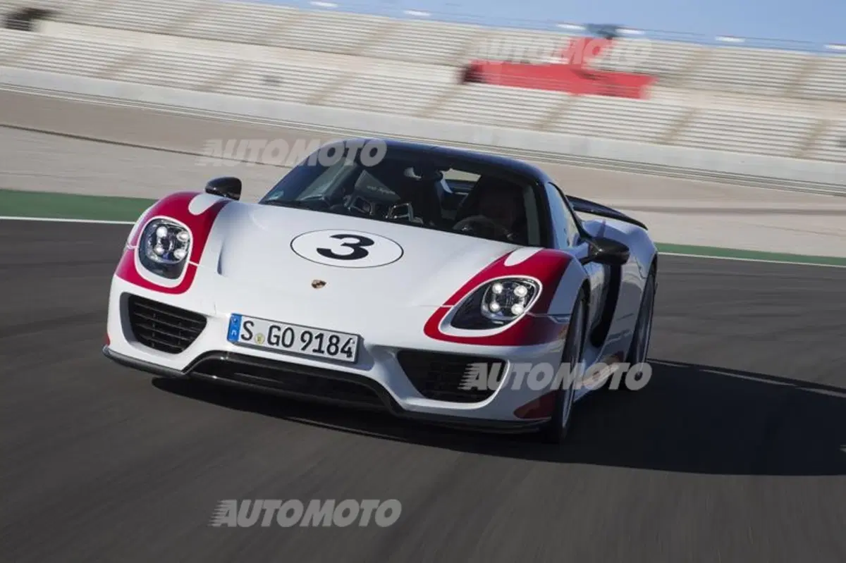 Porsche 918 Spyder (11)