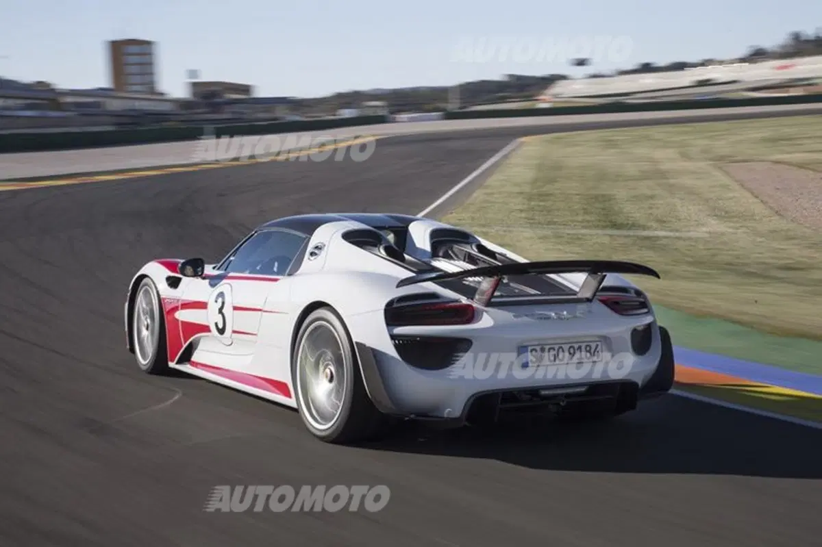 Porsche 918 Spyder (13)