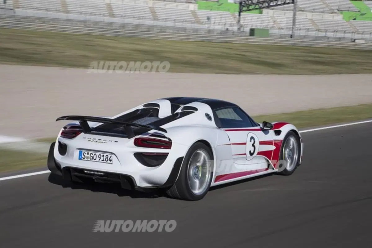 Porsche 918 Spyder (14)