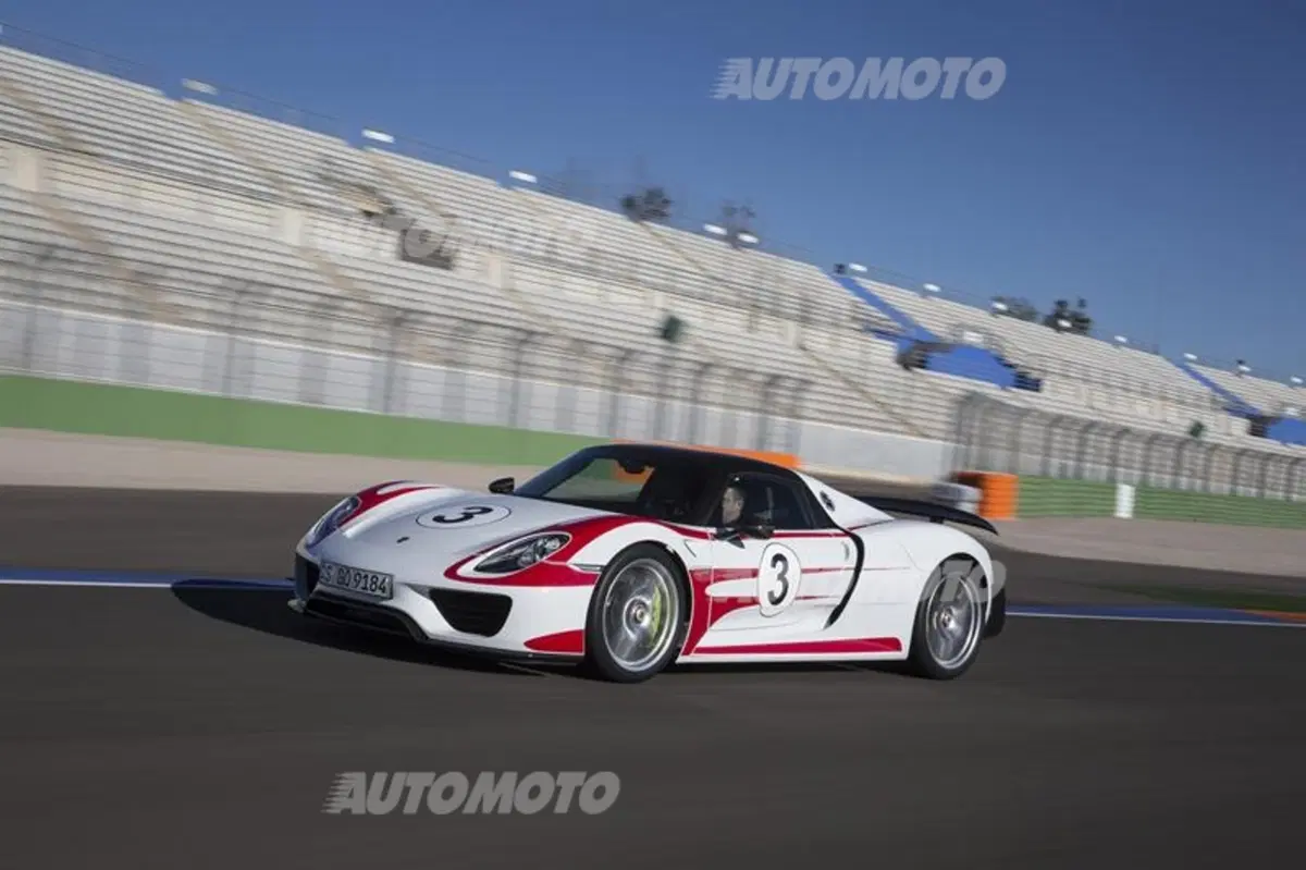 Porsche 918 Spyder (15)