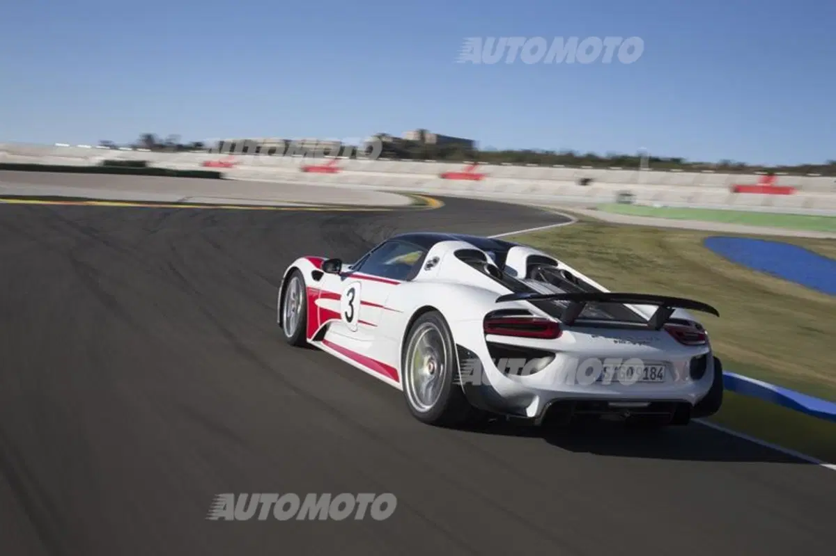 Porsche 918 Spyder (18)