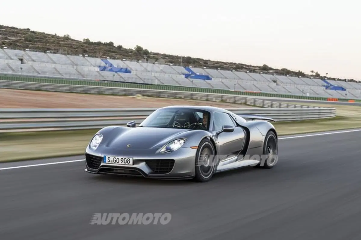 Porsche 918 Spyder (24)