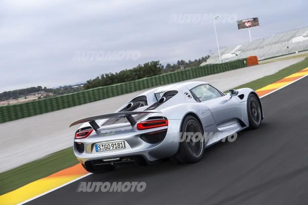 Porsche 918 Spyder (27)