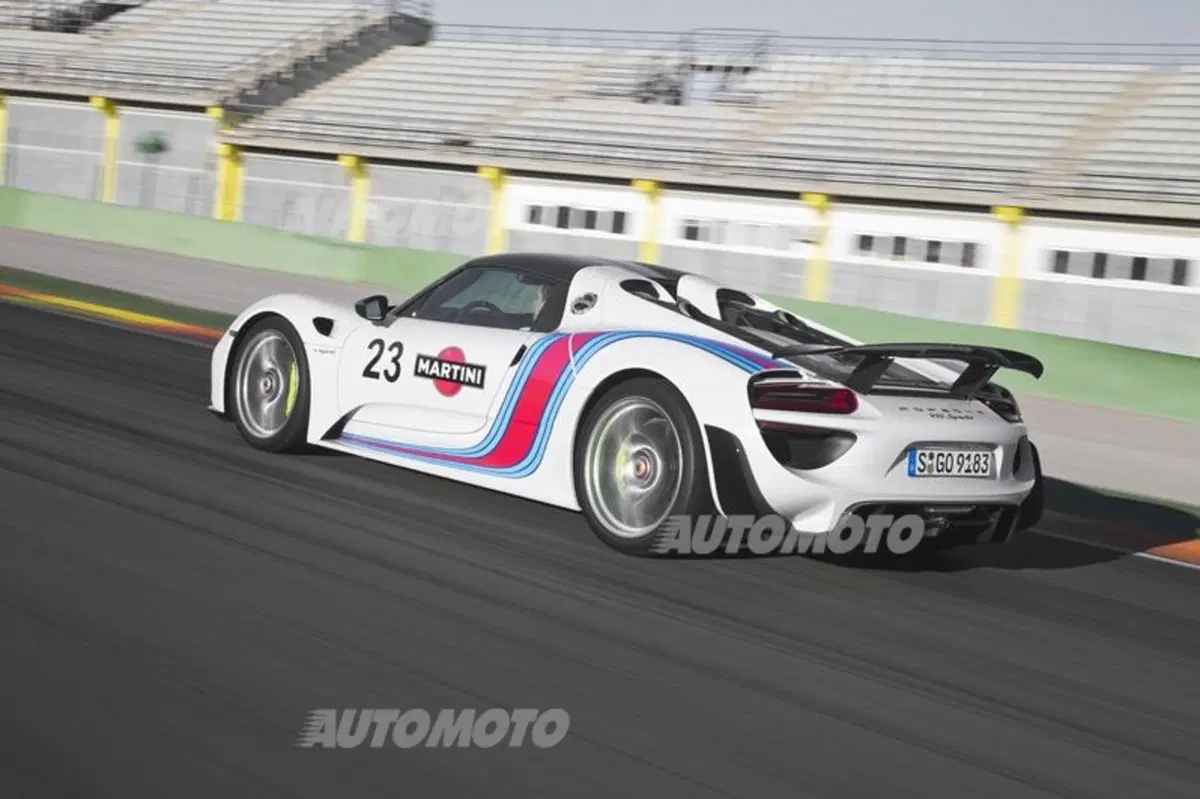 Porsche 918 Spyder (29)