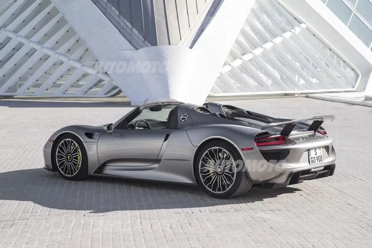 Porsche 918 Spyder (39)
