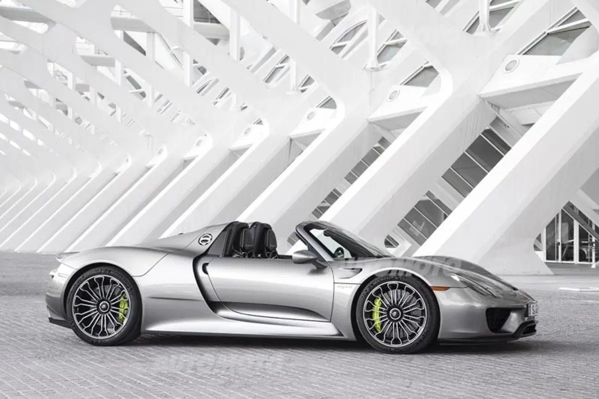 Porsche 918 Spyder (40)