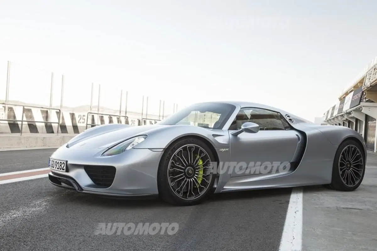 Porsche 918 Spyder (43)