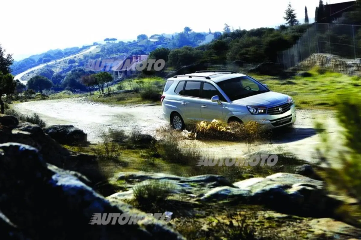 Nuova SsangYong Rodius: la monovolume coreana extra-large torna in Italia (7)