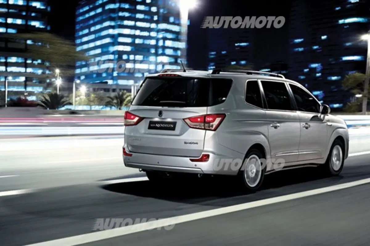 Nuova SsangYong Rodius: la monovolume coreana extra-large torna in Italia (9)
