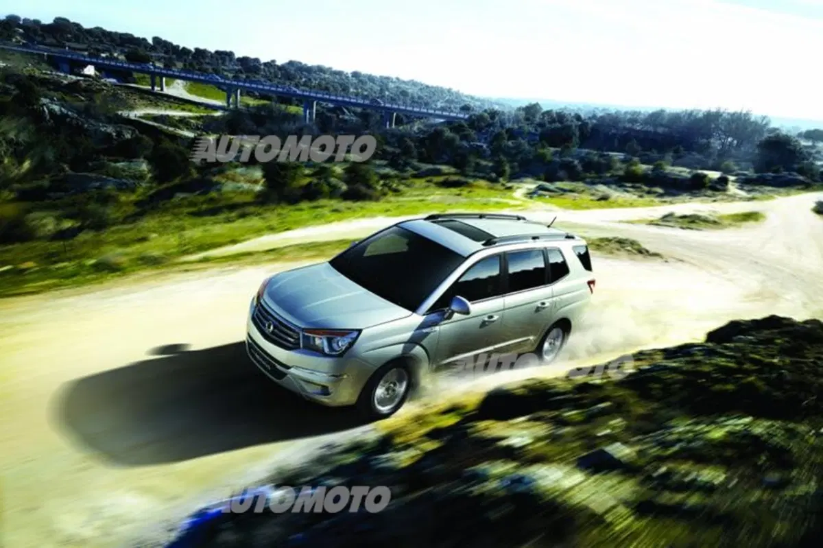Nuova SsangYong Rodius: la monovolume coreana extra-large torna in Italia (10)