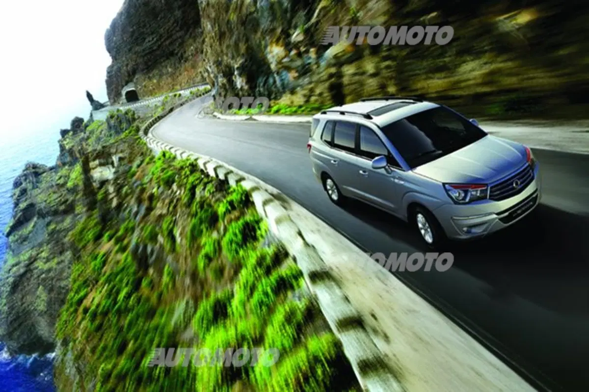 Nuova SsangYong Rodius: la monovolume coreana extra-large torna in Italia (11)