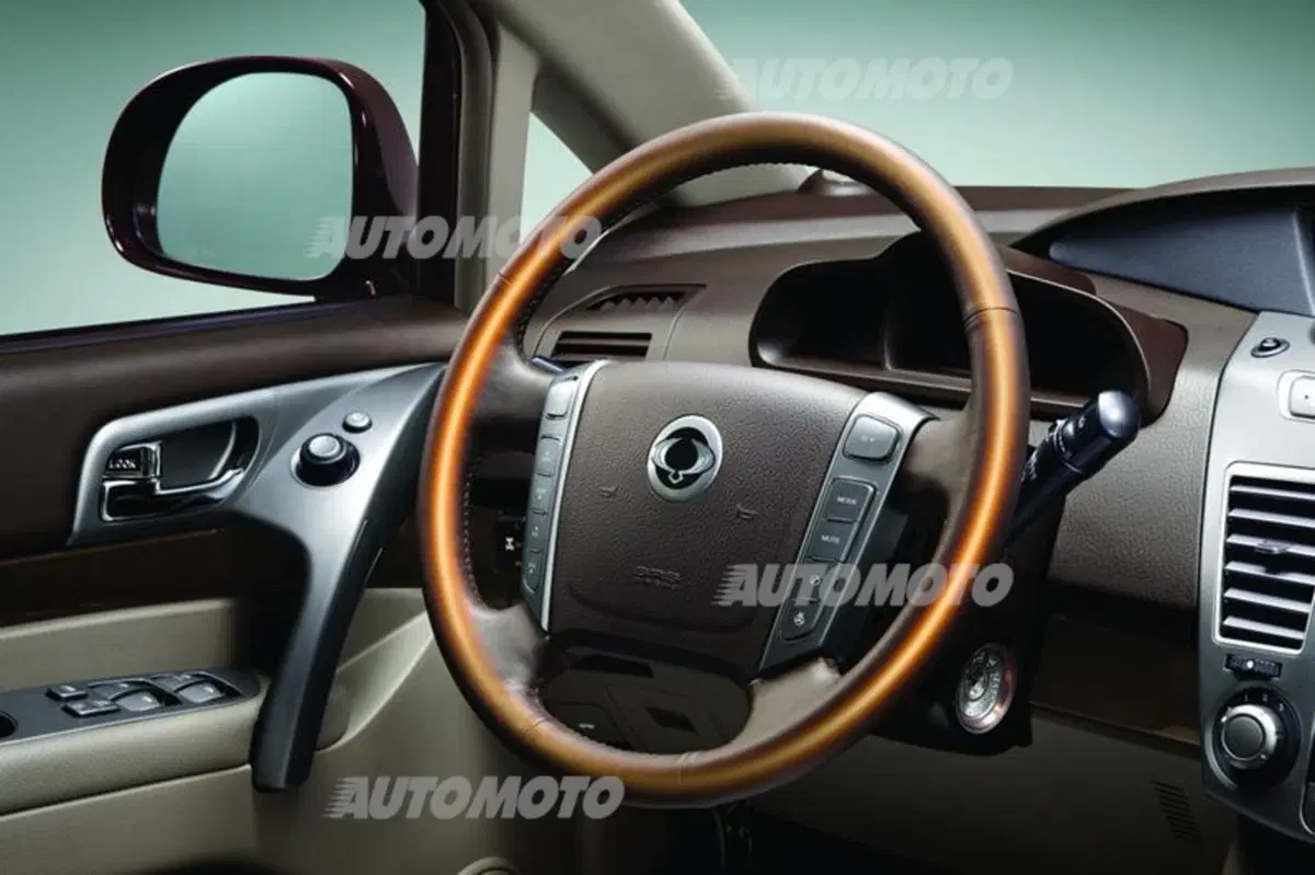Nuova SsangYong Rodius: la monovolume coreana extra-large torna in Italia (17)