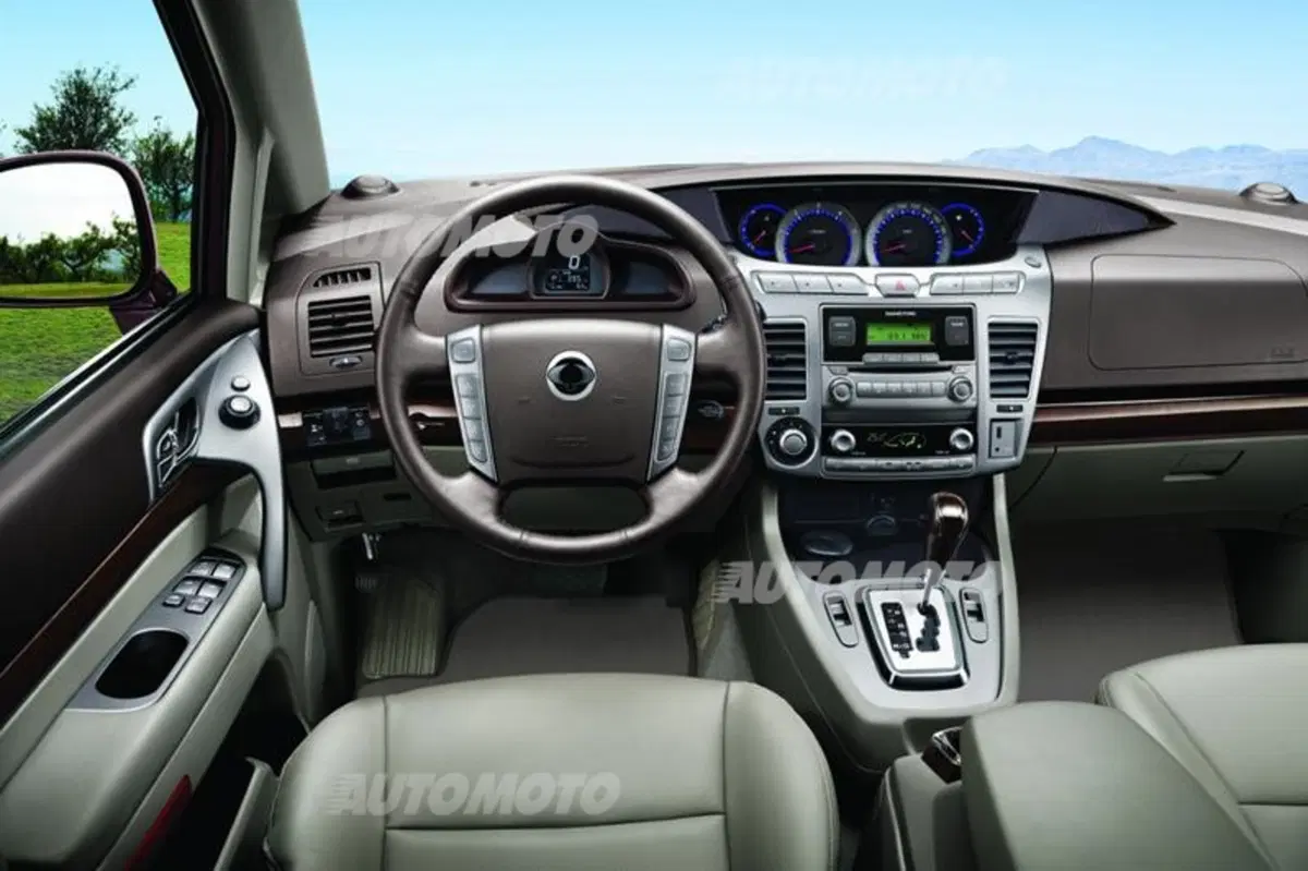 Nuova SsangYong Rodius: la monovolume coreana extra-large torna in Italia (21)