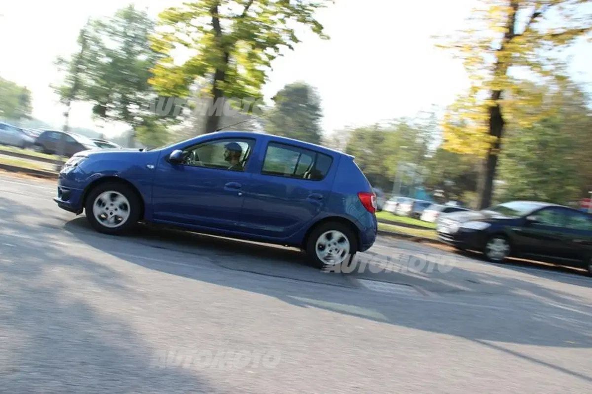 Dacia Sandero 1.2 GPL (3)