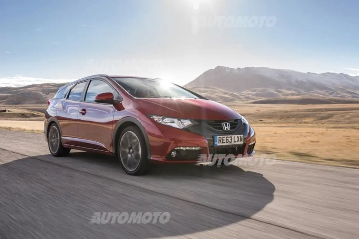 Honda Civic Tourer (4)