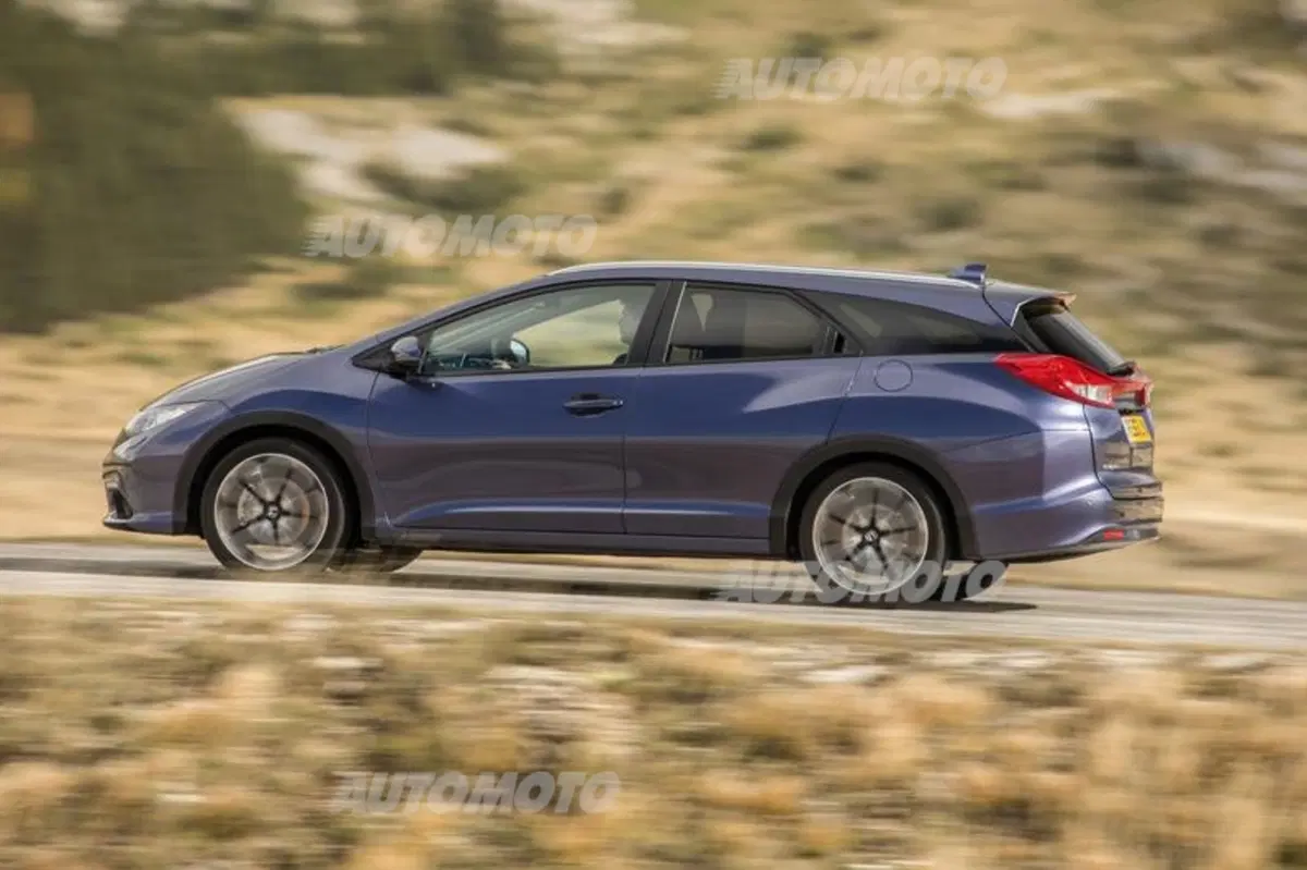 Honda Civic Tourer (13)