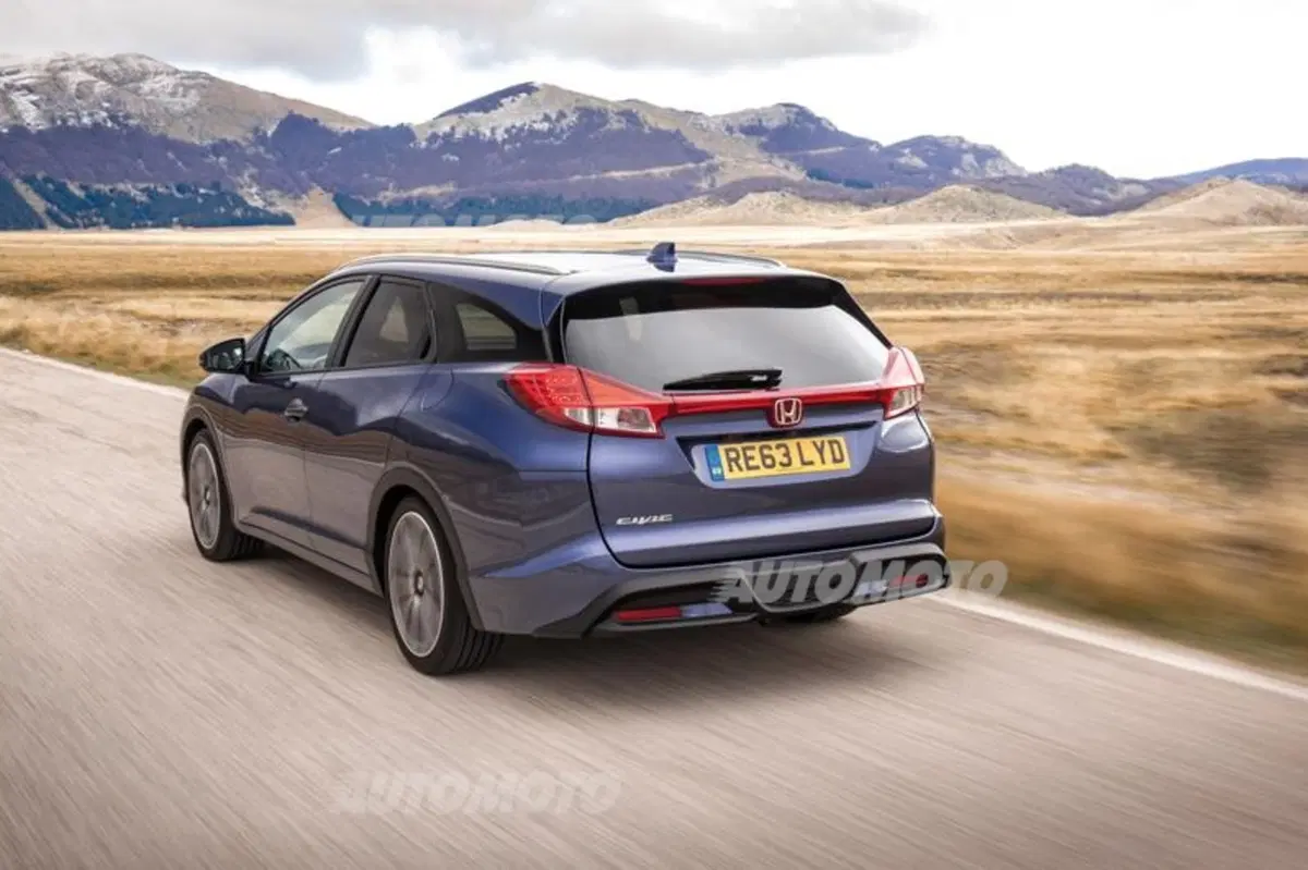 Honda Civic Tourer (17)