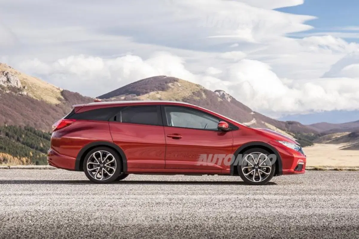 Honda Civic Tourer (21)