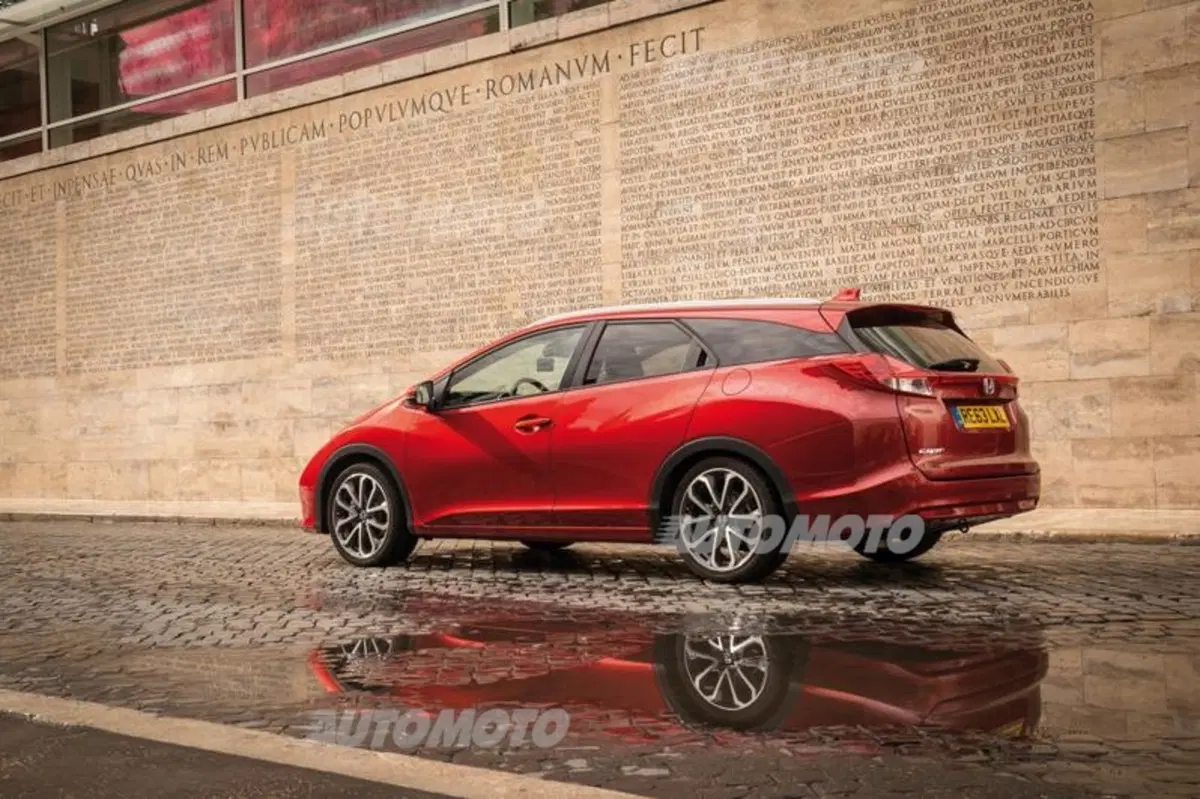 Honda Civic Tourer (24)
