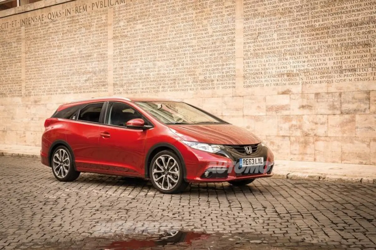 Honda Civic Tourer (25)
