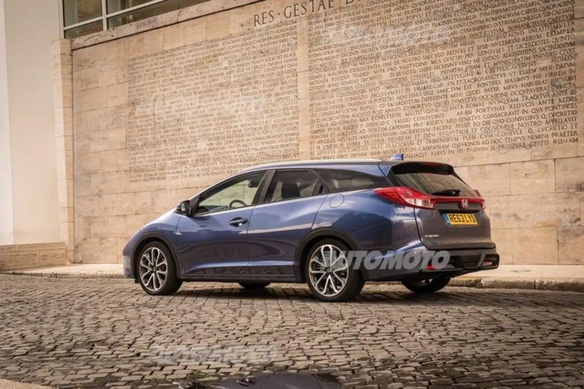 Honda Civic Tourer (29)