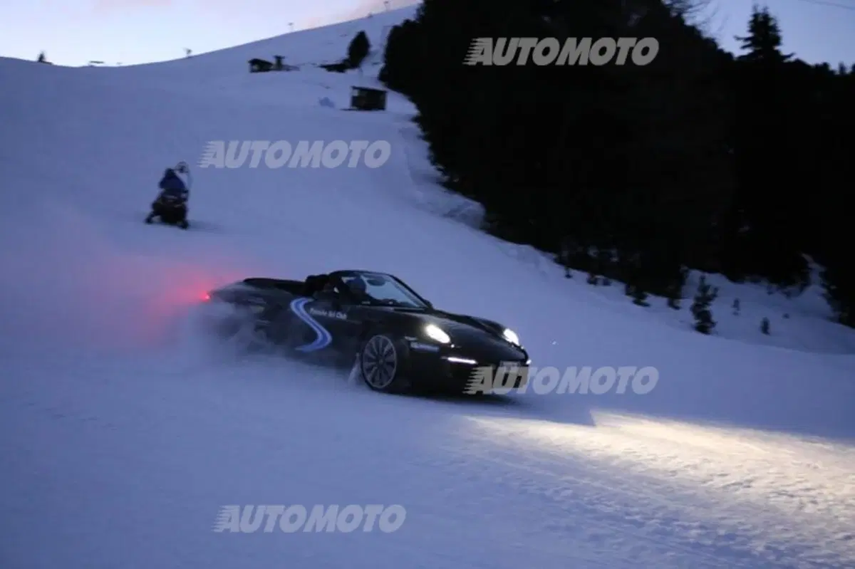 Porsche 911: raggiungere i 2.153 m risalendo le piste da sci? Possibile (6)