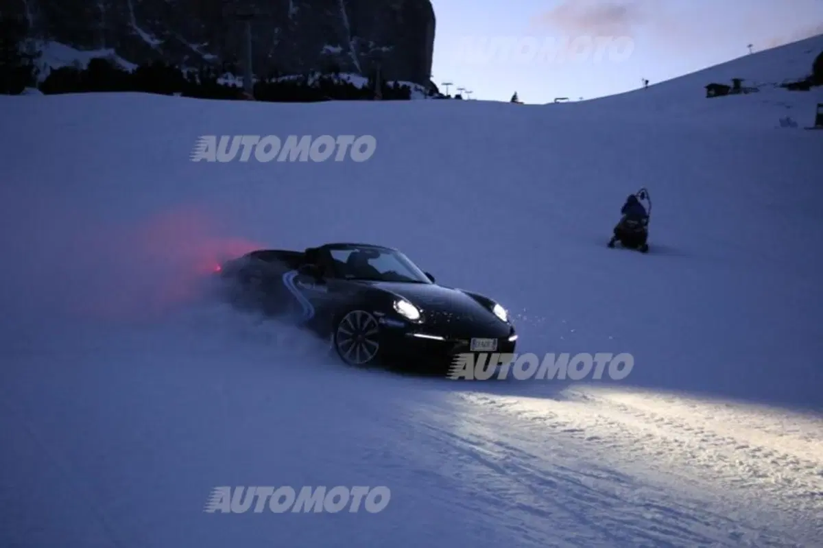 Porsche 911: raggiungere i 2.153 m risalendo le piste da sci? Possibile (12)