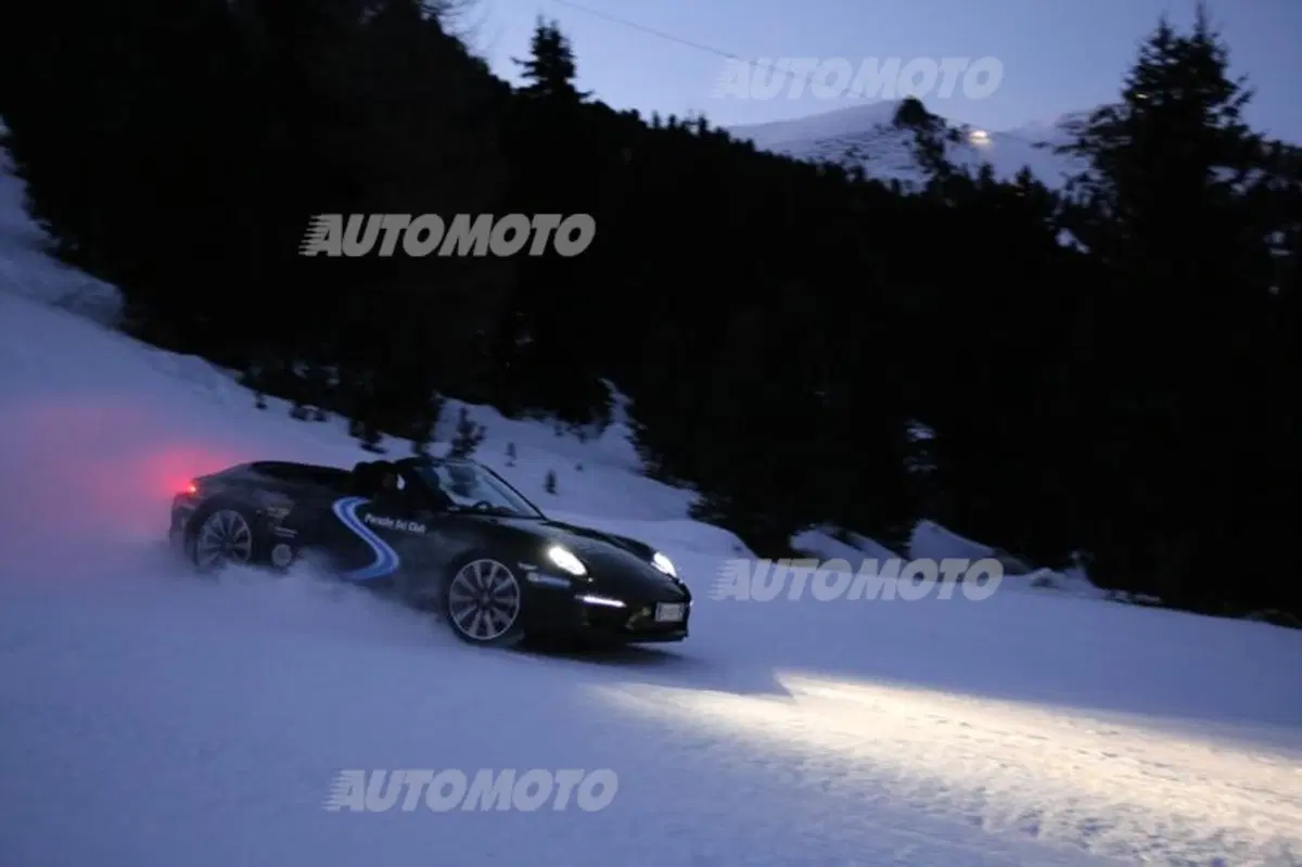 Porsche 911: raggiungere i 2.153 m risalendo le piste da sci? Possibile (19)