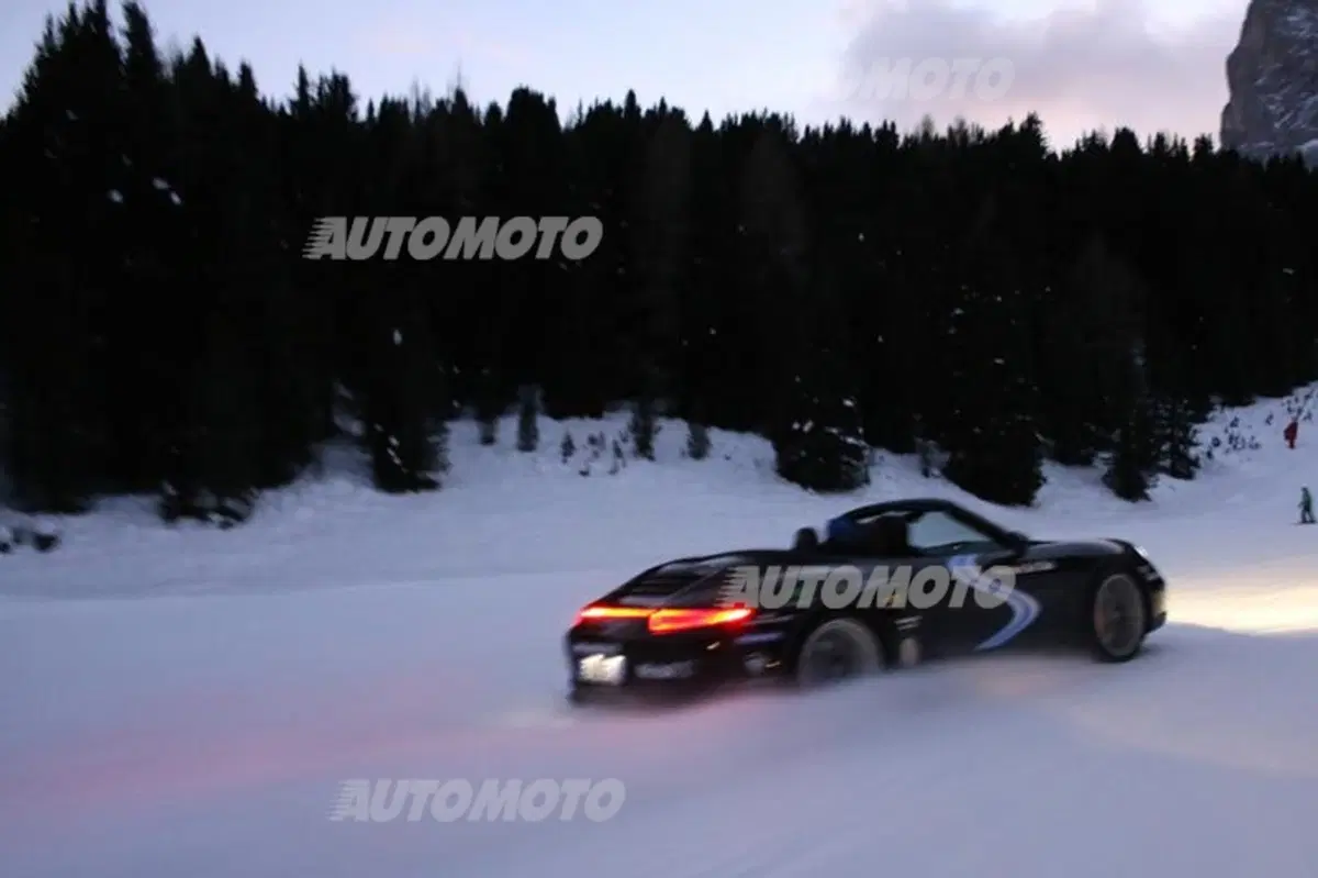 Porsche 911: raggiungere i 2.153 m risalendo le piste da sci? Possibile (25)