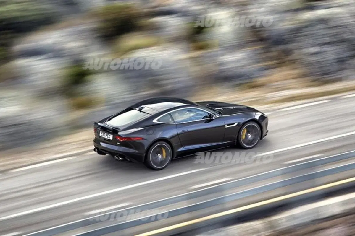 Jaguar F-Type R Coupé: il sound del V8 da 550 CV (4)