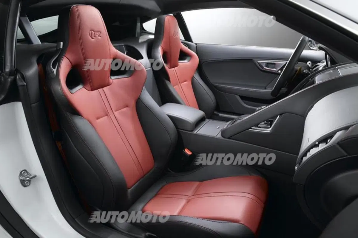 Jaguar F-Type R Coupé: il sound del V8 da 550 CV (8)