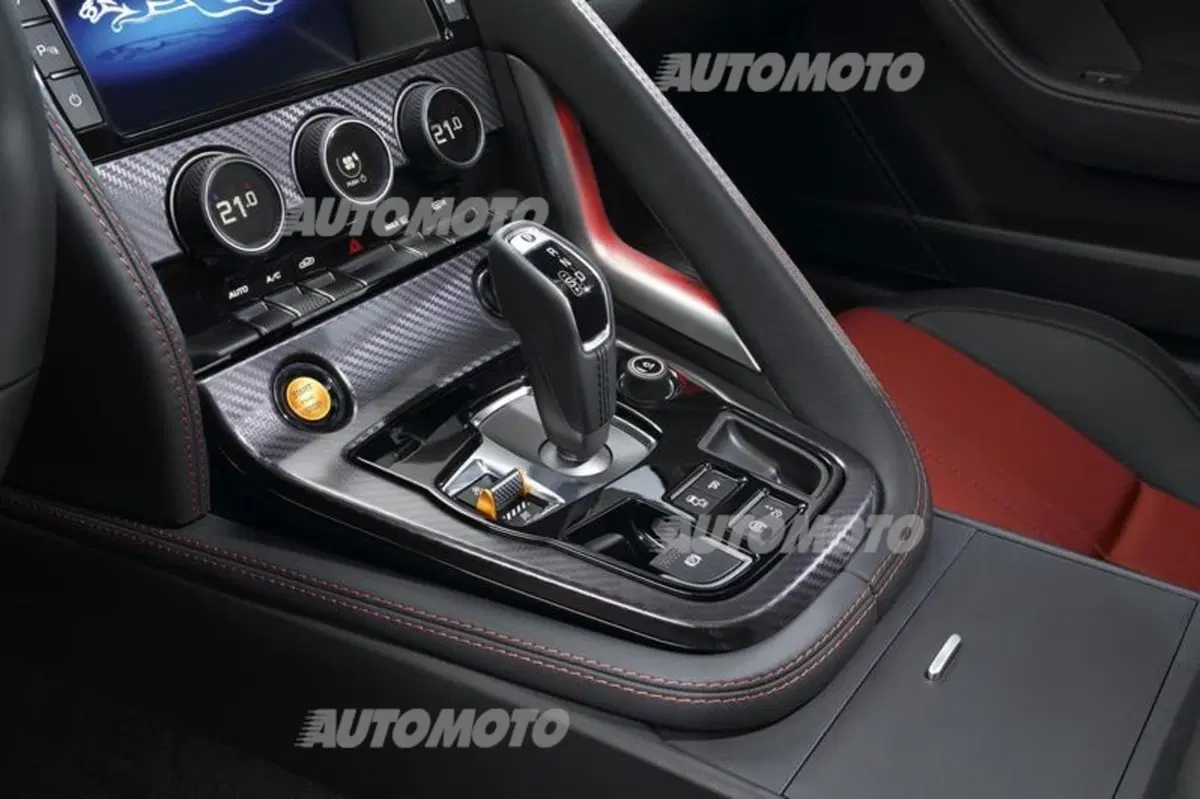 Jaguar F-Type R Coupé: il sound del V8 da 550 CV (13)