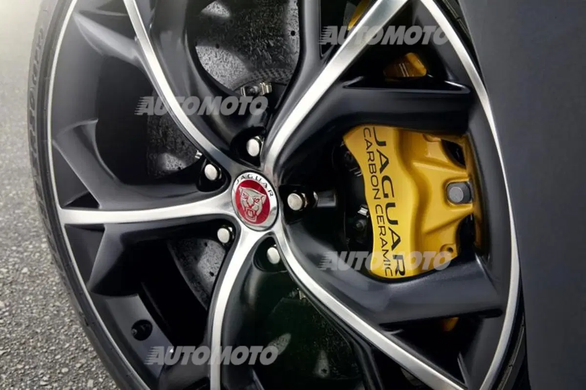 Jaguar F-Type R Coupé: il sound del V8 da 550 CV (15)
