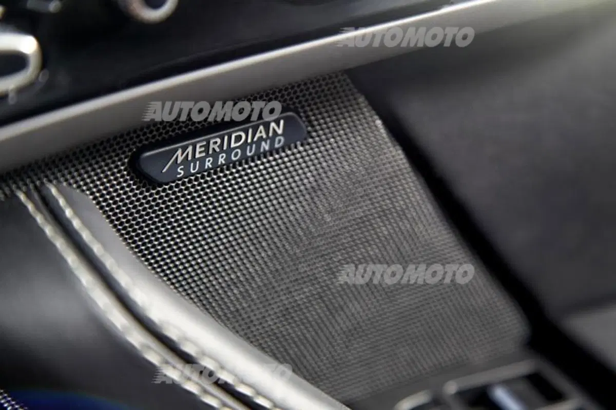 Jaguar F-Type R Coupé: il sound del V8 da 550 CV (16)