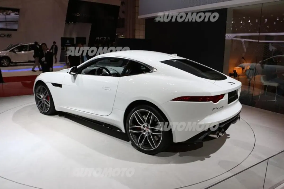 Jaguar F-Type R Coupé: il sound del V8 da 550 CV (21)